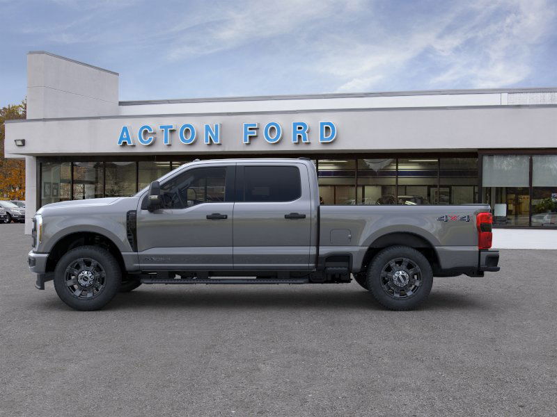 2025 Ford F-350 photo 3