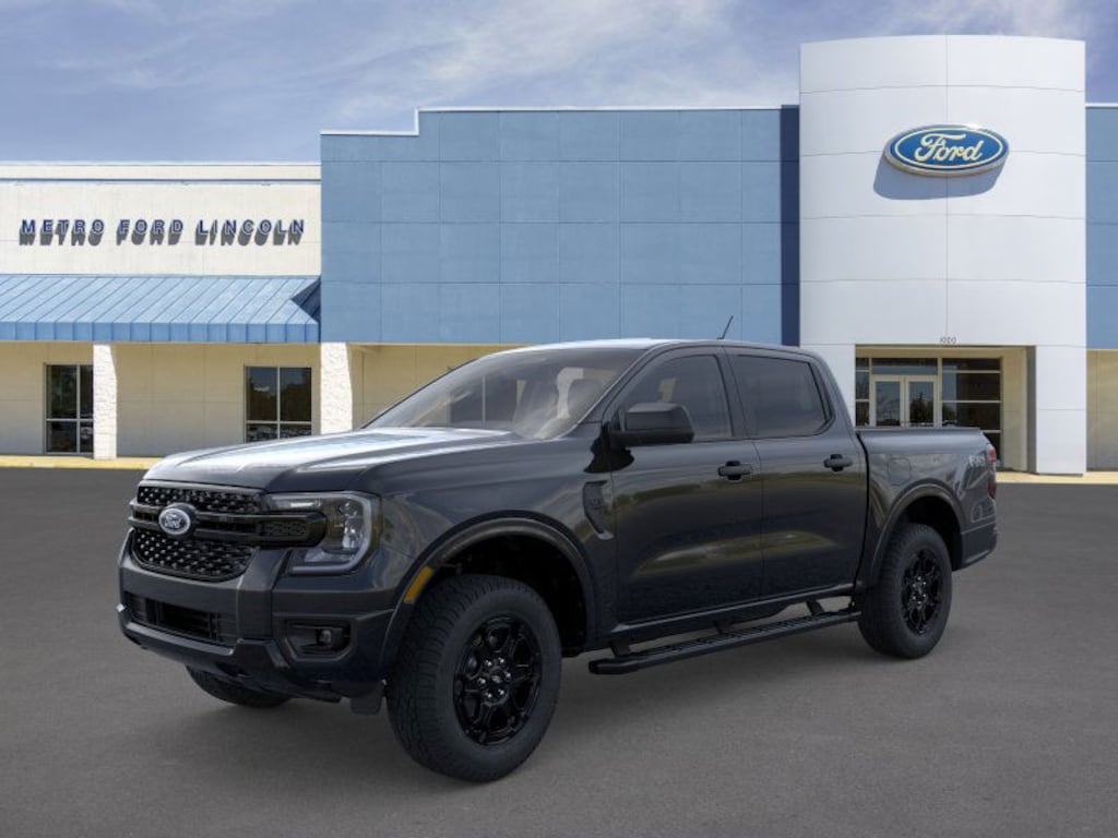 New 2025 Ford Ranger XLT SuperCrew