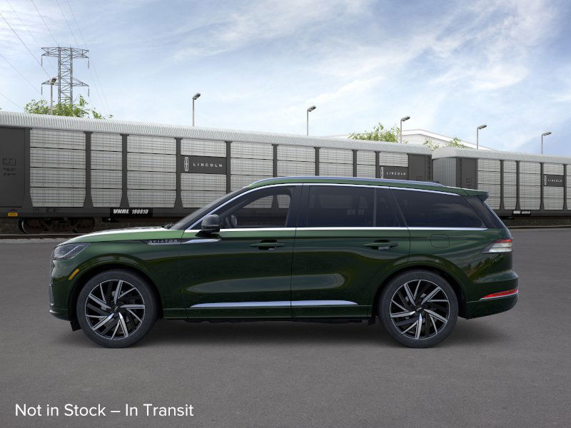 2025 Lincoln Aviator Black Label photo 3