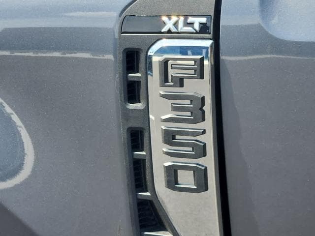 2026 Ford Super Duty F-350 DRW F-350 XLT 4WD Crew Cab 8 Box