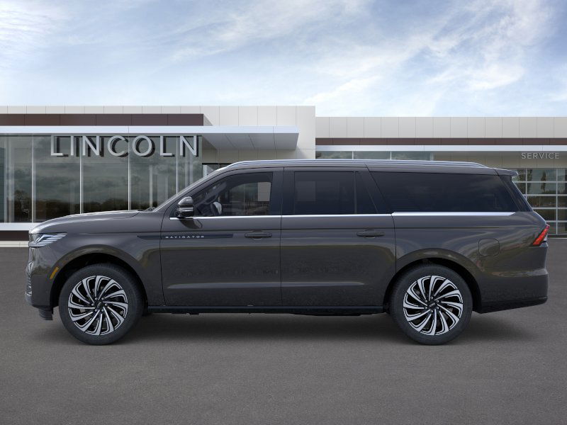 2025 Lincoln Navigator Black Label photo 3