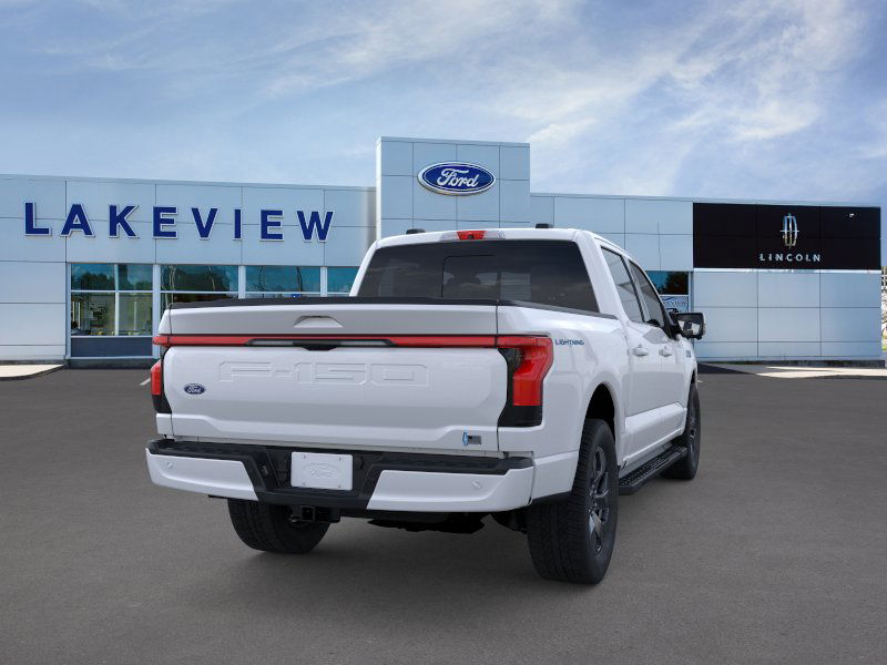 2025 Ford F-150 Lightning Lariat photo 13