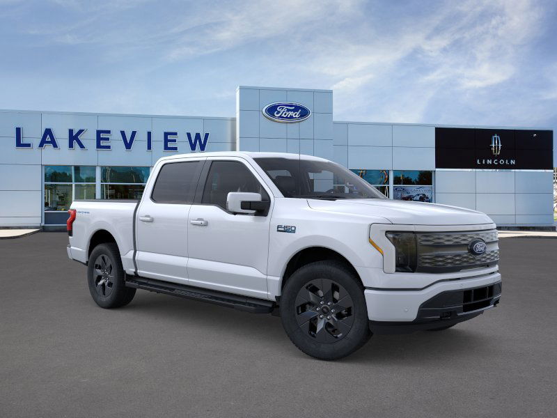 2025 Ford F-150 Lightning Lariat photo 12