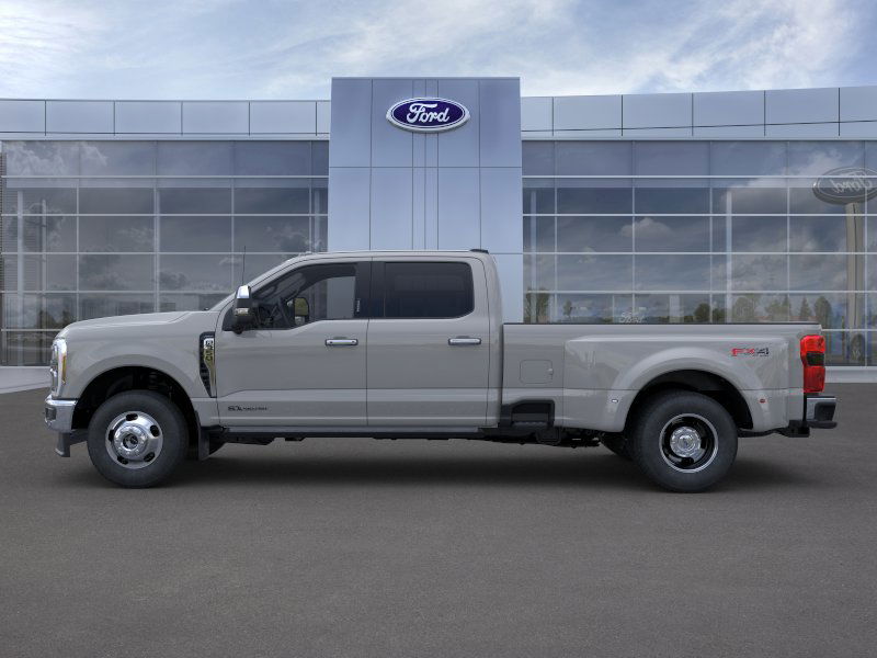 2025 Ford F-350 Lariat photo 3