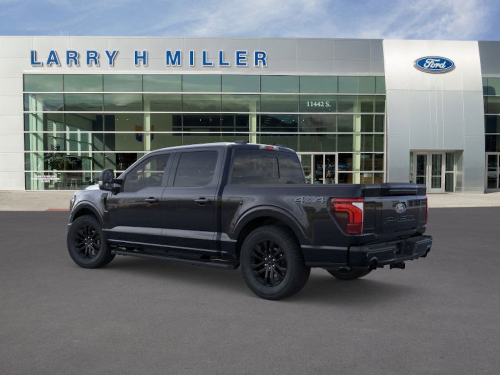 New 2025 Ford F-150 LARIAT 4WD SuperCrew 5-1/2' Box V8 Engine