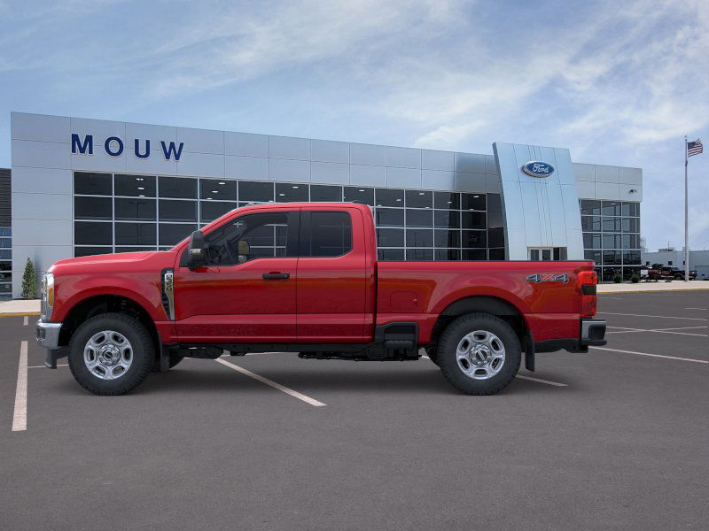 2026 Ford F-350 XLT photo 3