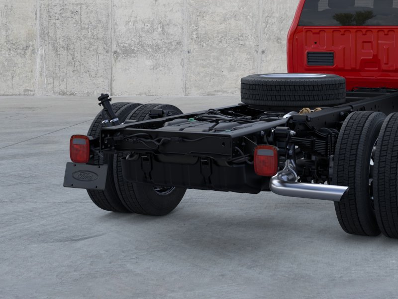 2025 Ford F-550 Super Duty Chassis Cab XLT - Photo 22