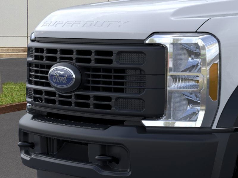 2025 Ford F-550 Super Duty Chassis Cab XL - Photo 37
