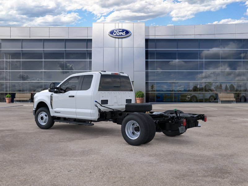 2025 Ford F-350 Super Duty Chassis Cab XL - Photo 27