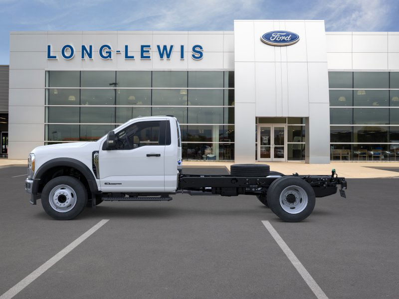 2025 Ford F-600 photo 3