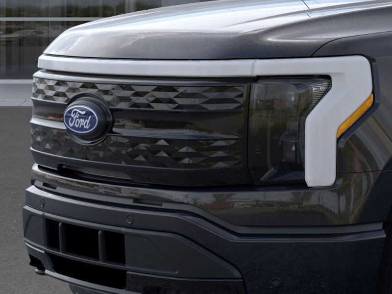 2025 Ford F-150 Lightning Platinum photo 19
