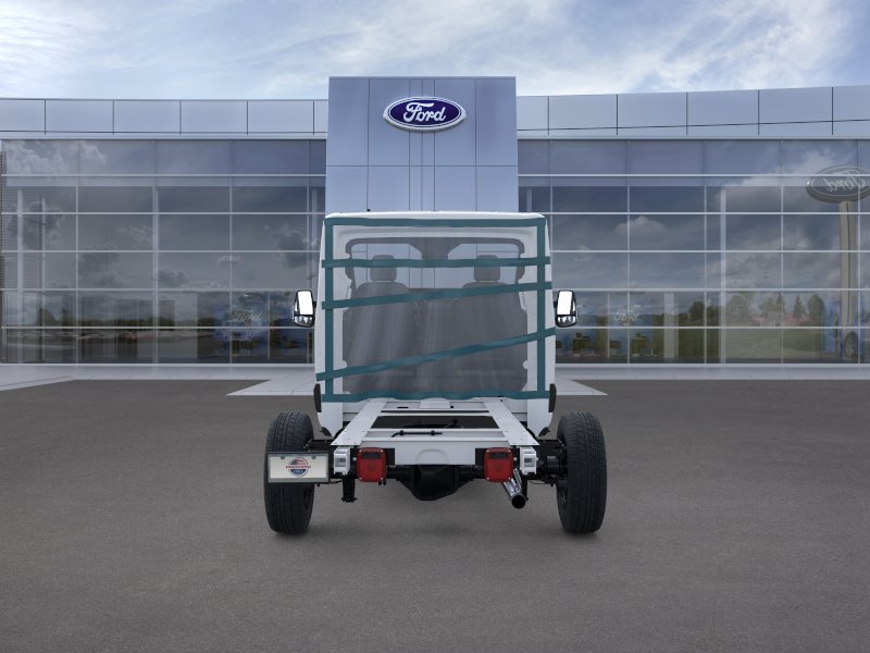 2025 Ford Transit Cutaway Base - Photo 26