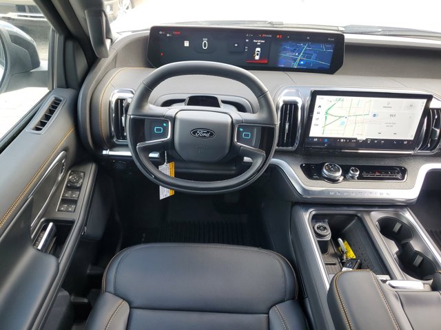 2025 Ford Expedition photo 10