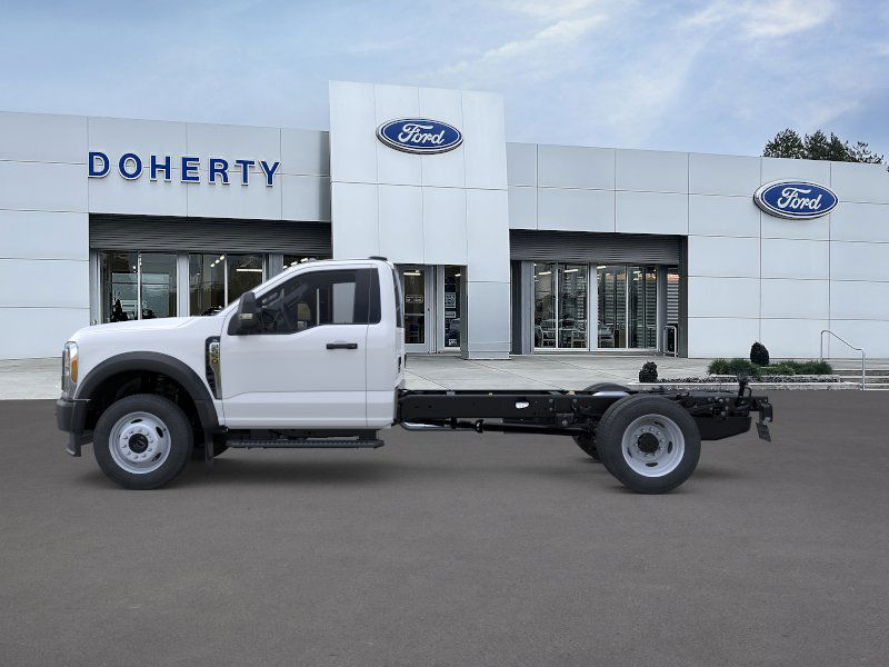 2026 Ford F-550 photo 3