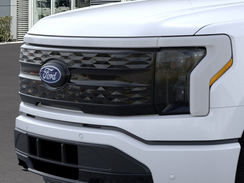 2025 Ford F-150 Lightning Platinum - Photo 39