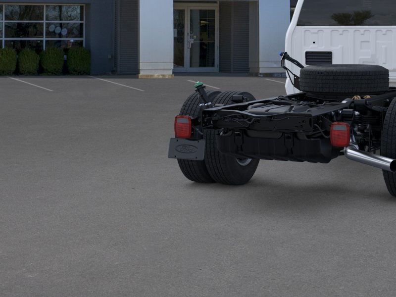 2025 Ford F-350 Super Duty Chassis Cab XL - Photo 21