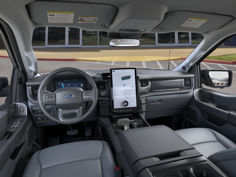 2025 Ford F-150 Lightning Flash - Photo 9