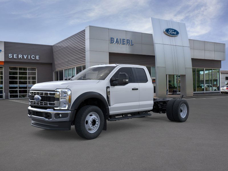 2026 Ford F-450 Super Duty Chassis Cab XL's photo