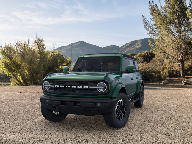 2024 Ford Bronco Outer Banks photo 2