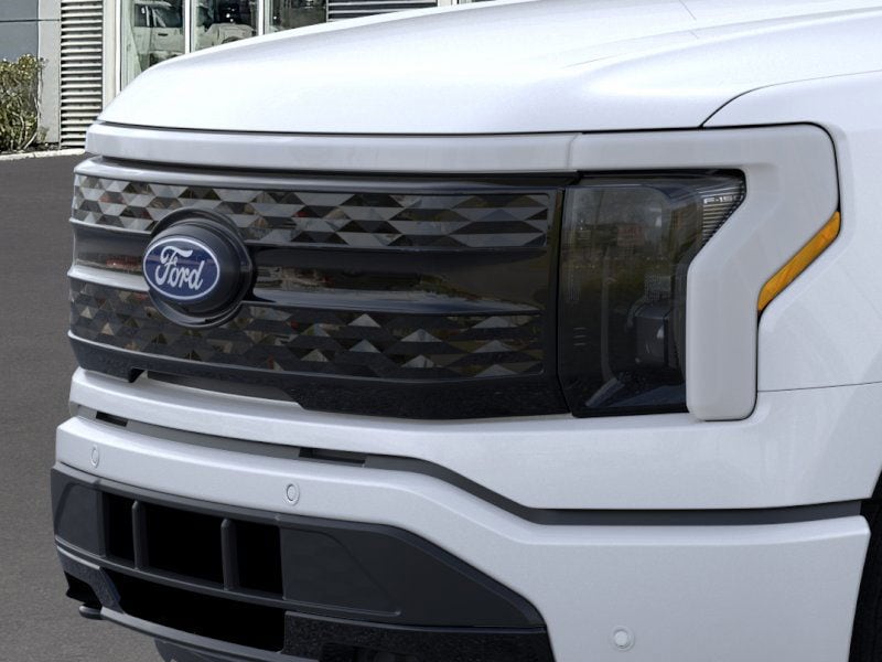 2025 Ford F-150 Lightning Platinum - Photo 39