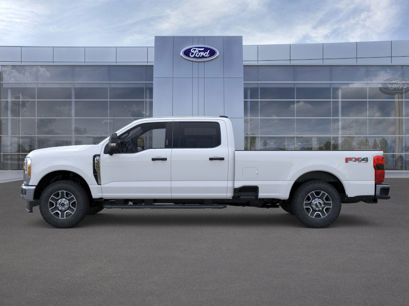 2025 Ford F-350 XLT photo 3