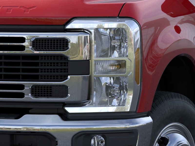 2025 Ford F-350 Super Duty Chassis Cab XLT - Photo 18