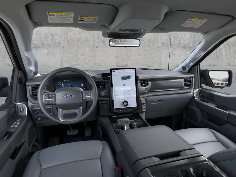 2025 Ford F-150 Lightning Flash - Photo 9