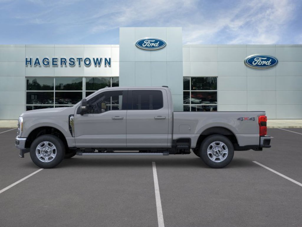 New 2026 Ford F-350 XLT Truck Crew Cab