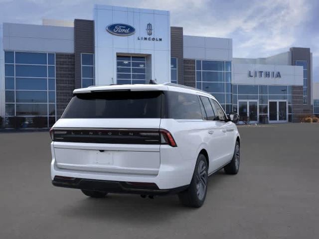 Thumbnail: 2025 Lincoln Navigator L - 31