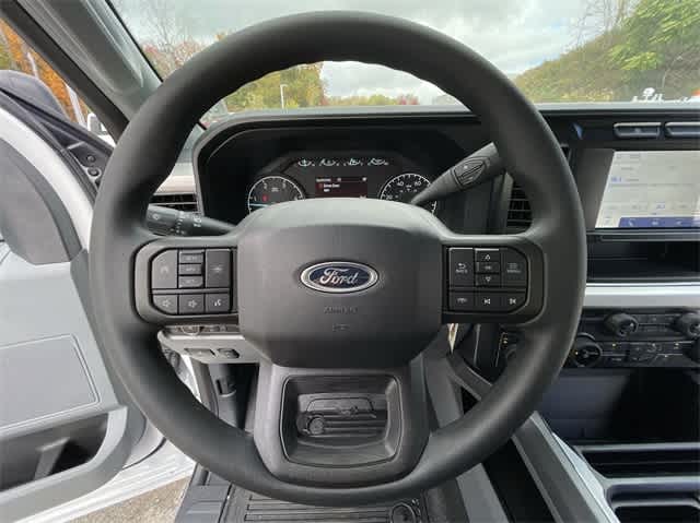 2024 Ford Econoline E-550 35