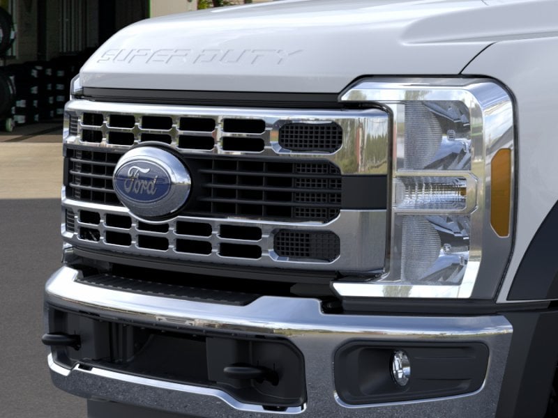 2025 Ford F-450 Super Duty Chassis Cab XL - Photo 34