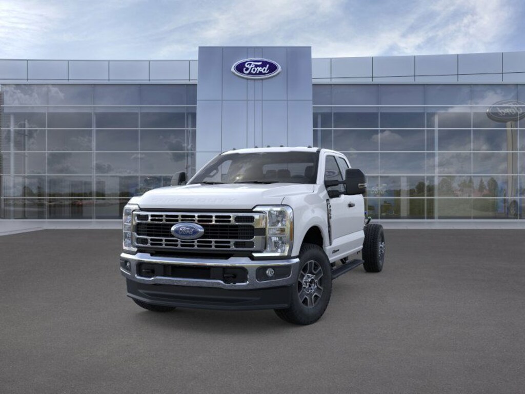 New 2025 Ford F-350 Chassis XLT Truck Super Cab