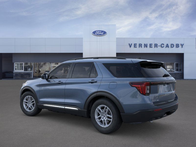 2025 Ford Explorer photo 3