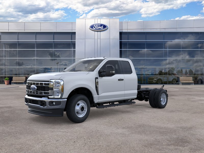 2025 Ford F-350 Super Duty Chassis Cab XL - Photo 24