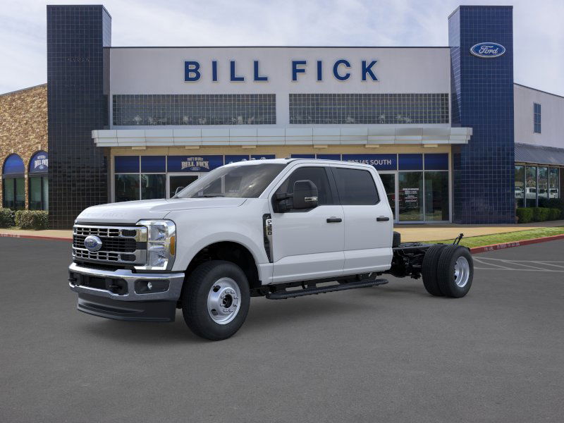 2026 Ford F-350 Super Duty Chassis Cab XL's photo