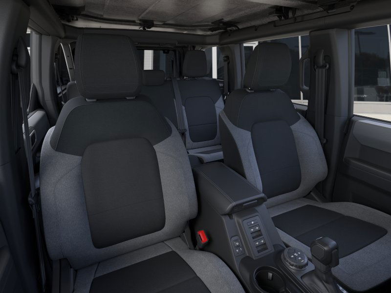 2025 Ford Bronco 4-Door Base - Photo 10