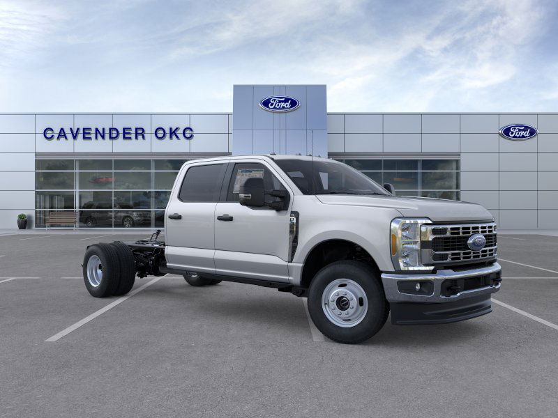 2026 Ford F-350 Super Duty Chassis Cab XL - Photo 7