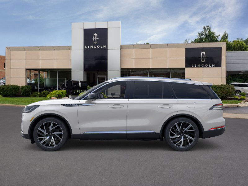 2025 Lincoln Aviator Reserve photo 3