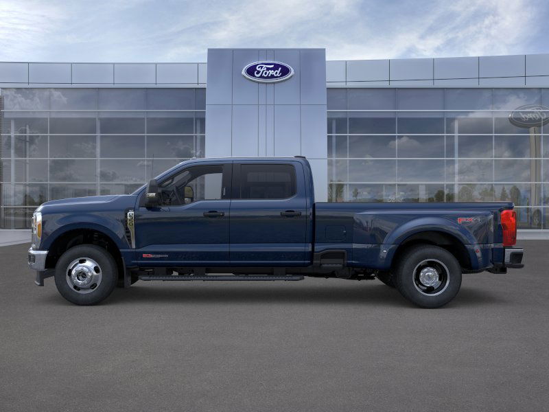 2025 Ford F-350 XLT photo 3