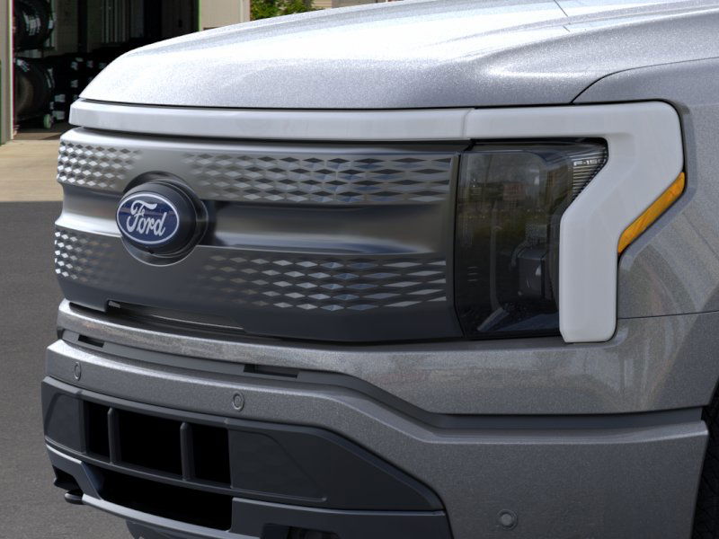 2025 Ford F-150 Lightning Flash TRUCK