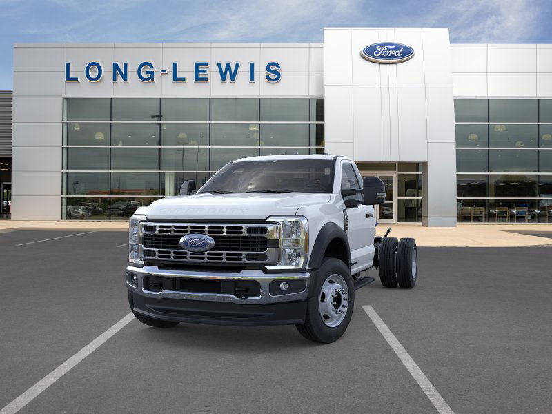 2025 Ford F-600 photo 2