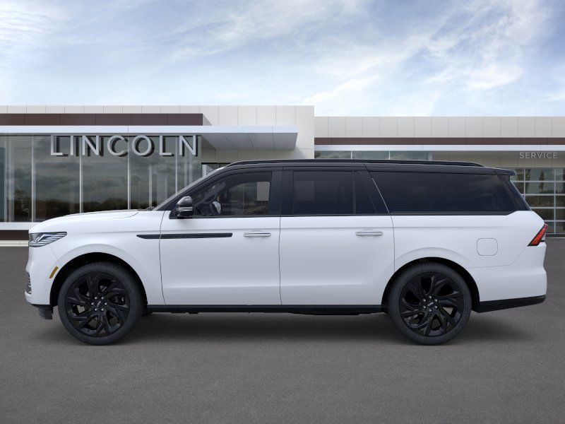 2025 Lincoln Navigator Black Label photo 3