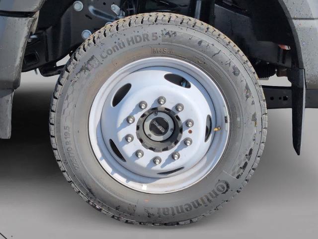 2025 Ford F-550 Super Duty Chassis Cab XL - Photo 43