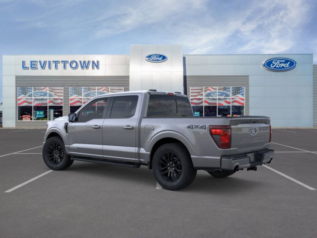 New 2025 Ford F-150 XLT XLT 4WD SuperCrew 5.5 Box