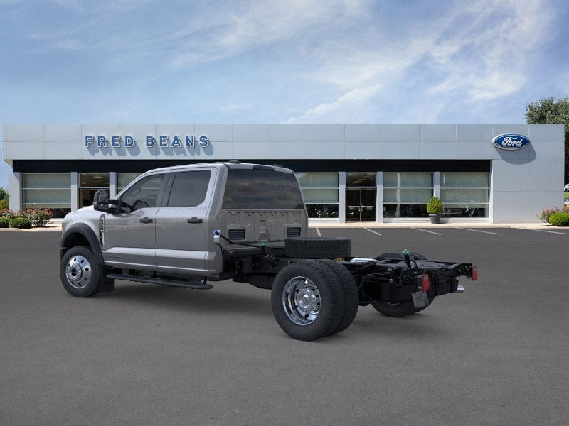 2026 Ford F-450 Super Duty Chassis Cab XLT - Photo 33