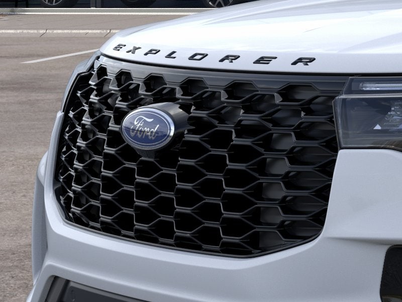 2026 Ford Explorer ST-Line - Photo 17