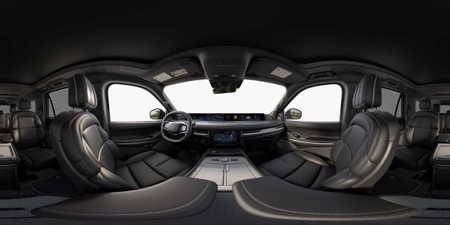 Thumbnail: 2025 Lincoln Navigator L - 16