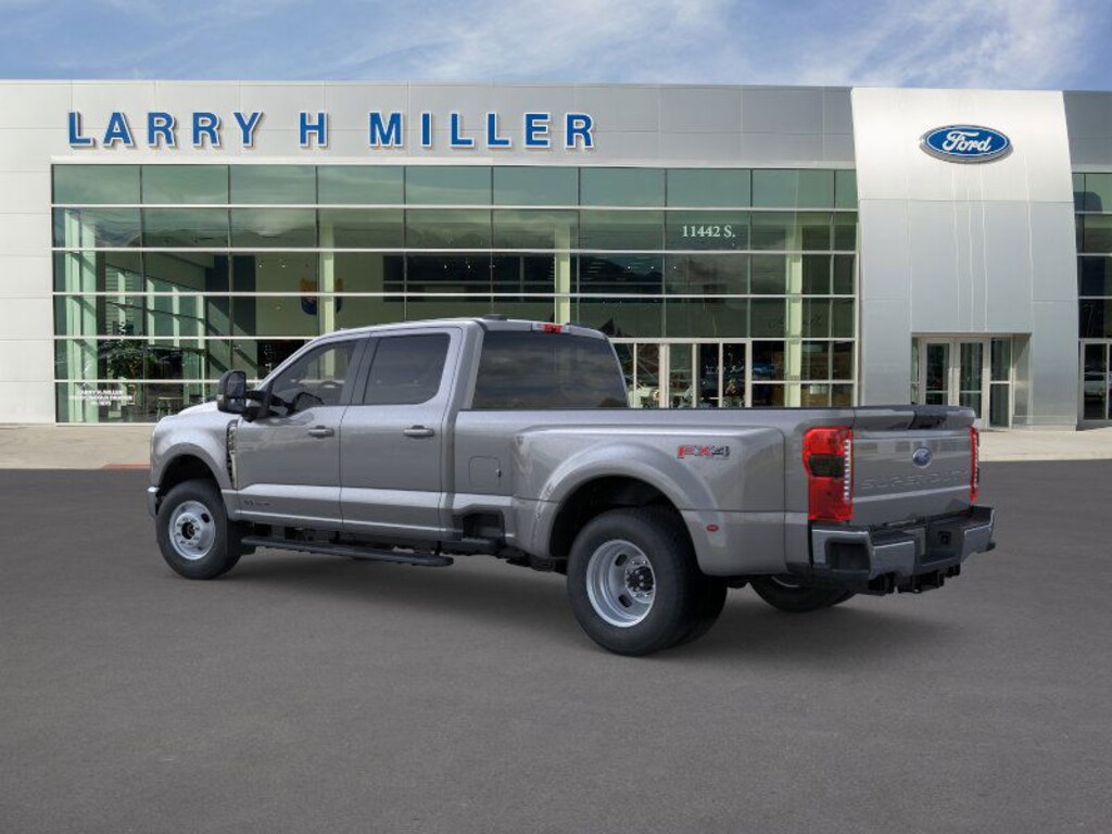 New 2026 Ford Super Duty F-350 DRW XLT 4WD Crew Cab 8' Box V8 Engine