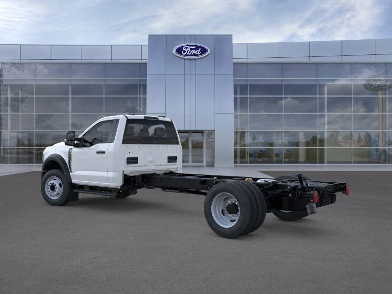 2025 Ford F-600 photo 4
