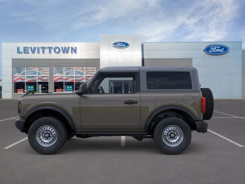 2025 Ford Bronco Base photo 3